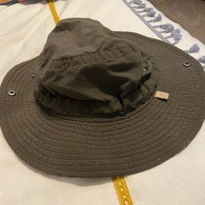Hiking hat